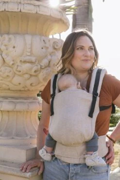 Tula Draagzak Free To Grow - Linen Sand -Maxi-Cosi Winkel 799x1200 82