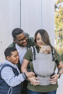 Tula Draagzak Free To Grow - Linen Ash -Maxi-Cosi Winkel 800x1200 139