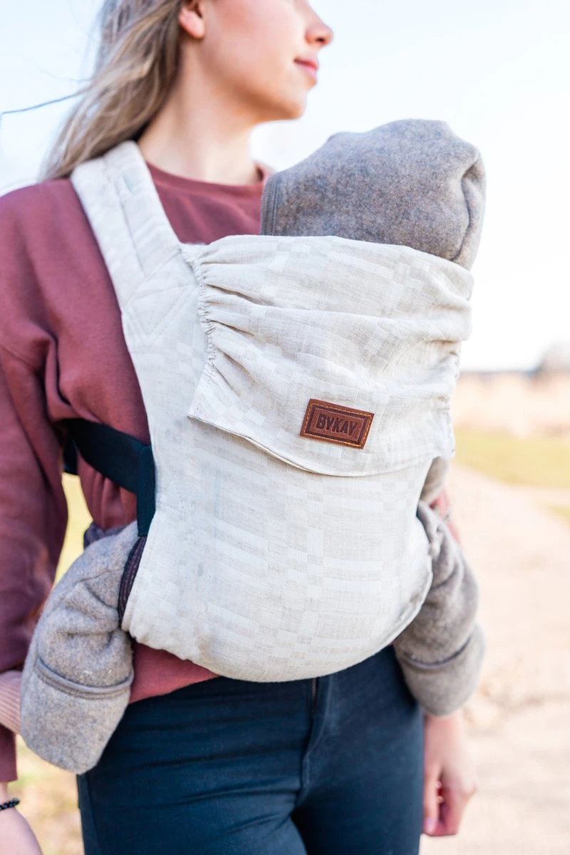 ByKay - Draagzak - Click Carrier Classic - Sand Blocks Summer - Organic Linnen/Cotton 4 ByKay - Draagzak - Click Carrier Classic - Sand Blocks Summer - Organic Linnen/Cotton - Image 4