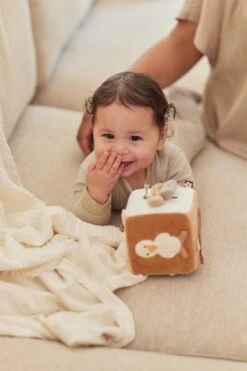 Jollein Activiteitenkubus - Spring Garden -Maxi-Cosi Winkel 800x1200 18