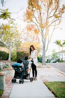 Joovy Caboose Graphite Stand On Tandem Buggy - Rood - Duo Buggy - Dubbele Buggy -Maxi-Cosi Winkel 800x1200 32