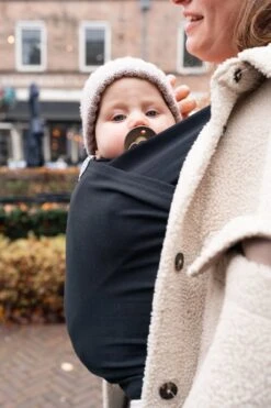 ByKay - Draagdoek - Rekbaar - Black - Maat M - Organic Katoen - Stretchy Wrap Deluxe - 3 Jaar - Buik - Heup -Maxi-Cosi Winkel 800x1200 50