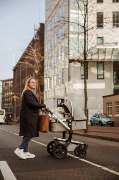 Snoozzz Luiertas Luxe Verzorgingstas – Inclusief Uitneembare Tas Organizer Met Thermovak, Stroller Hooks En Verschoningsmatje - Cognac -Maxi-Cosi Winkel 800x1200 59