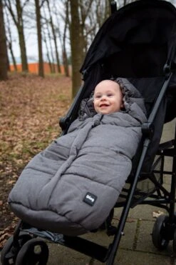 Ding Deluxe Universele Voetenzak Voor Buggy & Kinderwagen - Zwart 22 Ding Deluxe Universele Voetenzak Voor Buggy & Kinderwagen - Zwart -Maxi-Cosi Winkel 800x1200 97