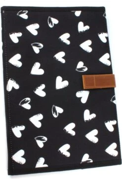 Kidzroom Black And White Luiertas - Zwart - Ophanglussen Kinderwagen - Verschoonmatje - Verstelbare Schouderband -Maxi-Cosi Winkel 822x1200 5