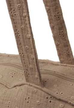 Jollein Shopper Embroidery - Biscuit -Maxi-Cosi Winkel 830x1200 14