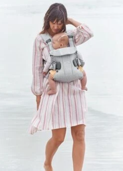 BabyBjörn Draagzak One Air - 3D Mesh - Zilver -Maxi-Cosi Winkel 869x1200 18