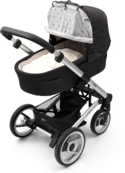 Dooky Universal Cover Zonnescherm Kinderwagen - Light Grey Crowns -Maxi-Cosi Winkel 869x1200