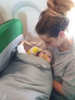 Deryan AirTraveller Vliegtuigbedje - Reiskussen Met Matras - Compact Opgevouwen 33 Deryan AirTraveller Vliegtuigbedje - Reiskussen Met Matras - Compact Opgevouwen -Maxi-Cosi Winkel 900x1200 20