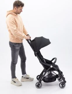 Hamilton By Yoop X1 Plus Buggy – Nieuw, Hoger, Uitgebreider 2023 Model – Premium Stroller Met One Hand Folding Technologie – Zwart – Lichte, Verstelbare En Wendbare Kinderwagen Met Vele Gemakken 28 Hamilton By Yoop X1 Plus Buggy – Nieuw, Hoger, Uitgebreider 2023 Model – Premium Stroller Met One Hand Folding Technologie – Zwart – Lichte, Verstelbare En Wendbare Kinderwagen Met Vele Gemakken -Maxi-Cosi Winkel 924x1200 2
