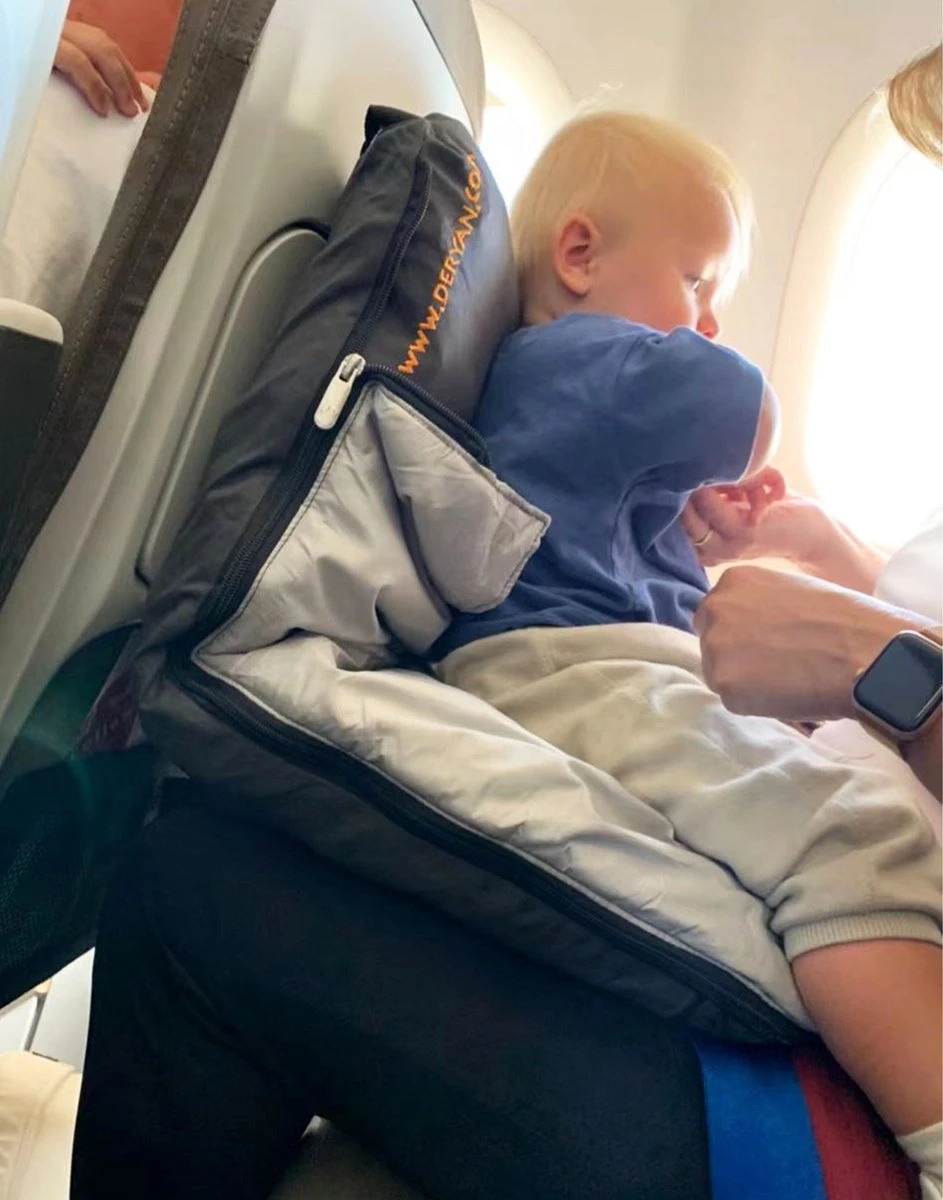 Deryan AirTraveller Vliegtuigbedje - Reiskussen Met Matras - Compact Opgevouwen 8 Deryan AirTraveller Vliegtuigbedje - Reiskussen Met Matras - Compact Opgevouwen - Afbeelding 8