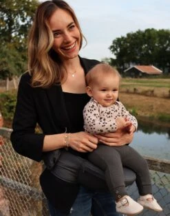 Deryan Pack Basic Luxe Heupdrager - Baby En Peuter Heupzitje - Draagzak Grijs -Maxi-Cosi Winkel 944x1200 4