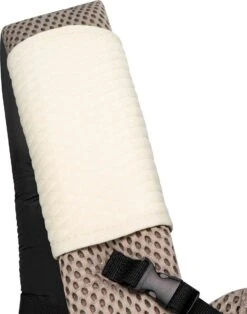 Dooky Ergonomische Draagzak Urban Comfort Beige Desert -Maxi-Cosi Winkel 945x1200 6