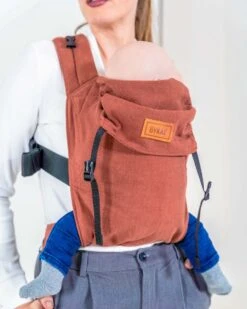 ByKay - Draagzak - Click Carrier Classic - Linnen Rusty Brown -Maxi-Cosi Winkel 960x1200 31